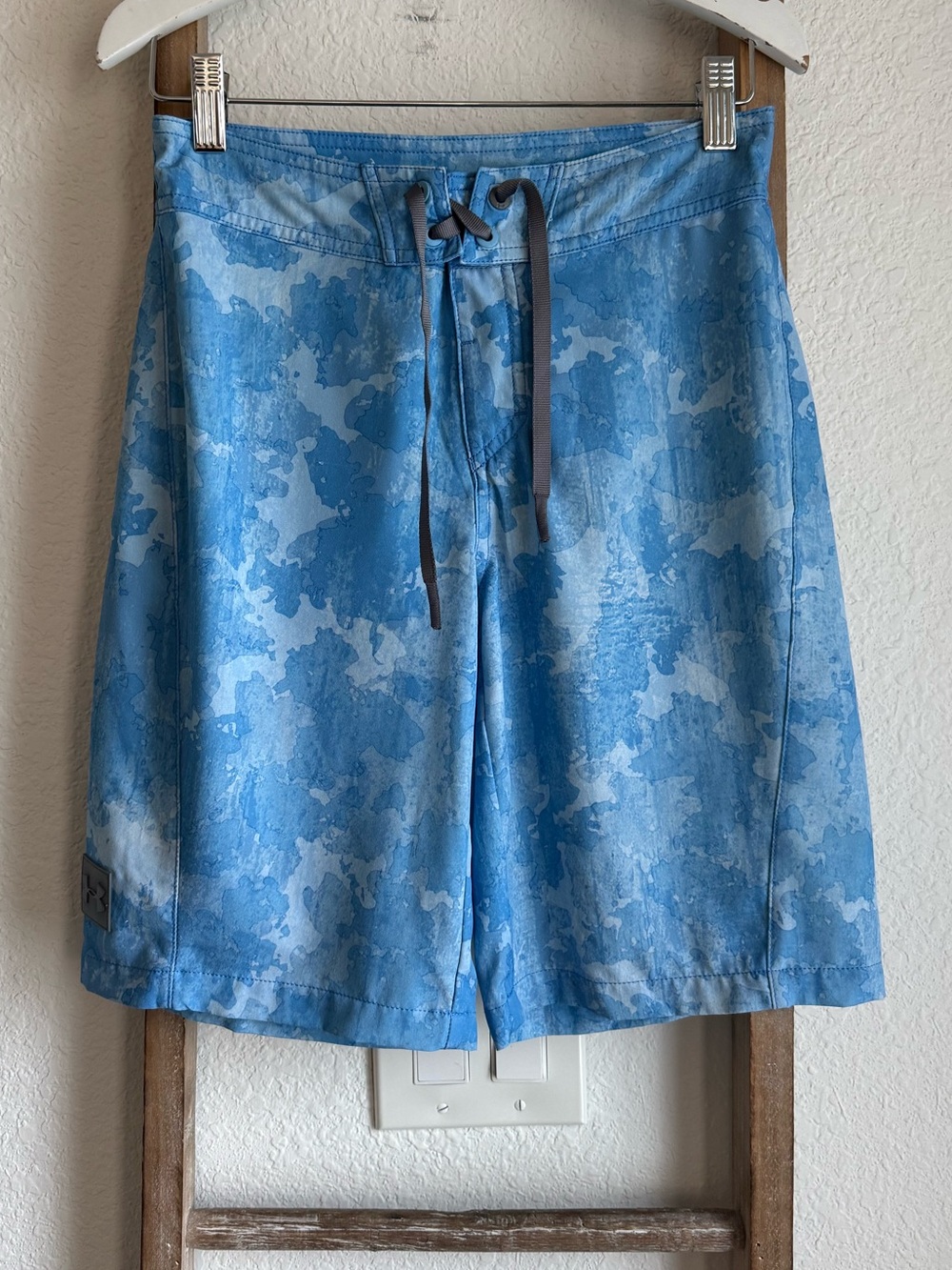 Under Armour Boys Light Blue Tie-Dye Print Swim Trunks Sz: 10